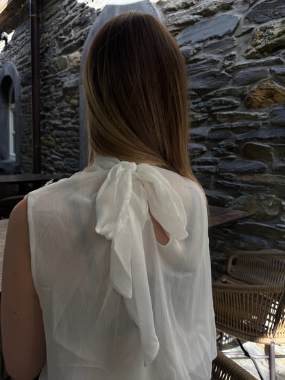 Blouse sans manches décolletée